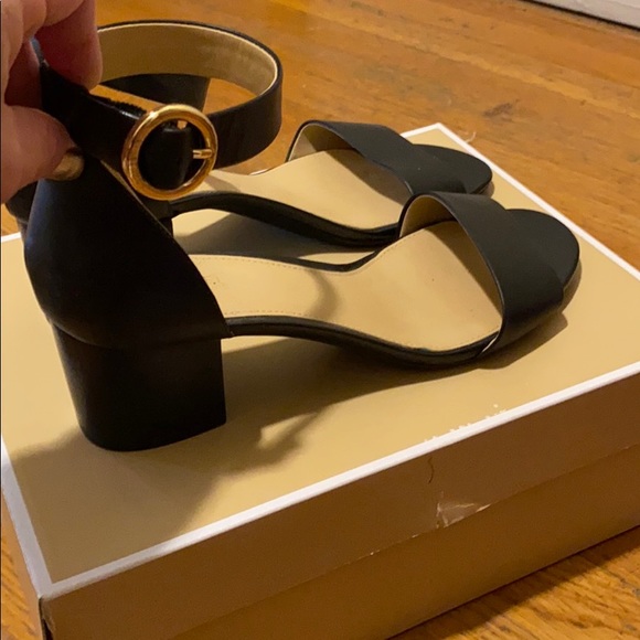 Michael Kors Sandals SPECIFY COLOR CHOICE - Picture 6 of 15